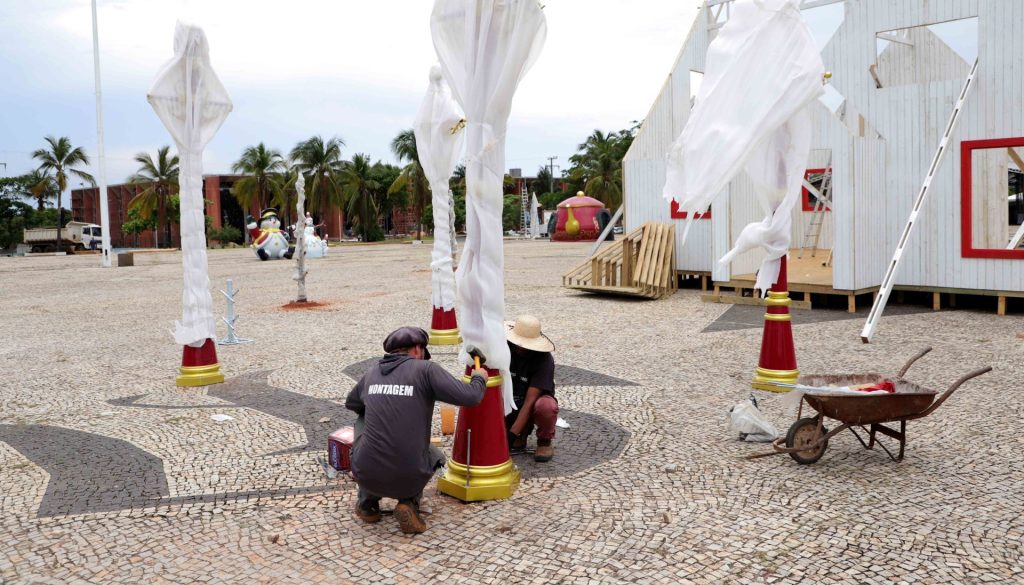 Corais, orquestras e artistas regionais são parte da programação de natal na Praça dos Girassóis