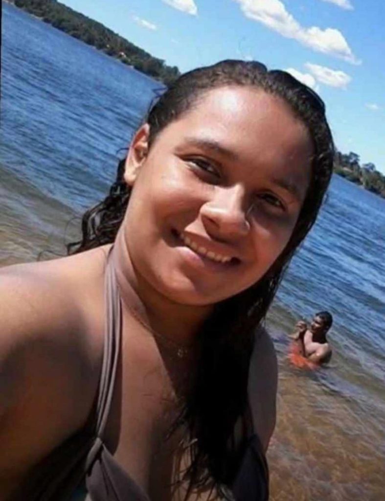 Jovem que morreu em desabamento de ponte tinha sido aprovada em medicina e sonhava em cursar direito, diz irmã