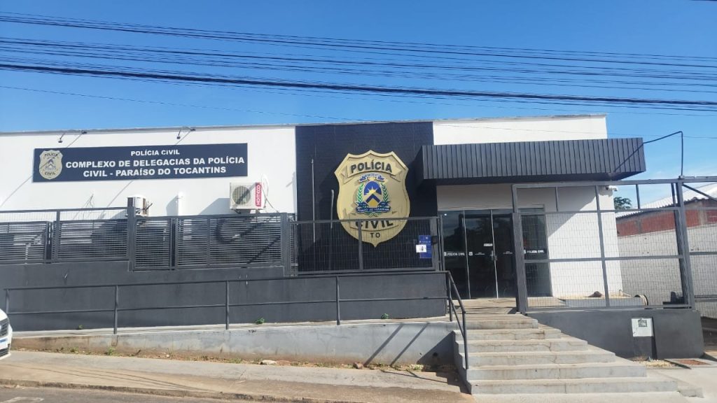 Jovem faz compras com cartão que encontrou na rua e vai responder por furto e fraude