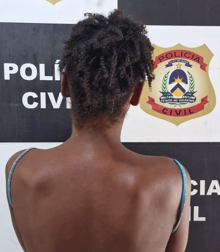 Mulher é presa suspeita de matar homem com facada no peito após ele se negar a pagar programa sexual, diz polícia