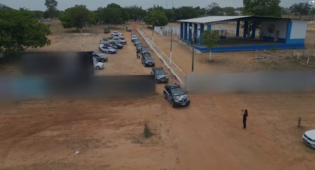 Polícia prende suspeitos de tráfico de drogas e fabricação de arma de fogo