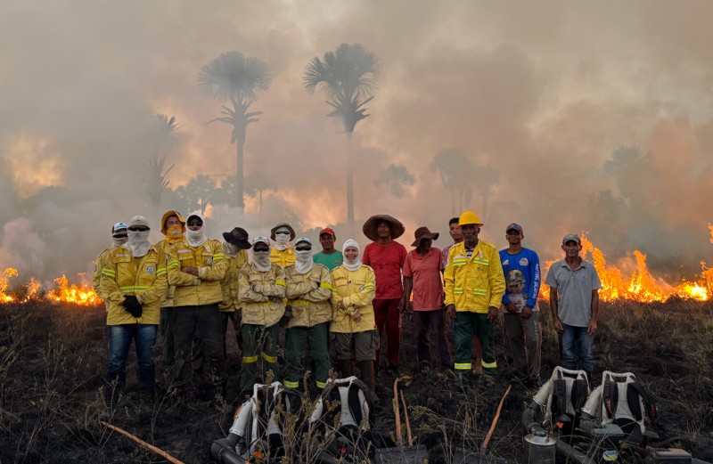 Mestres do fogo: as queimadas que salvam vidas no Cerrado