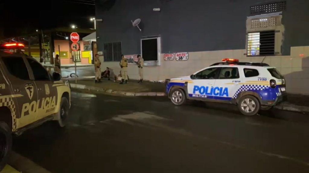 Ataque a tiros em praça de Araguaína deixa três pessoas feridas, diz polícia