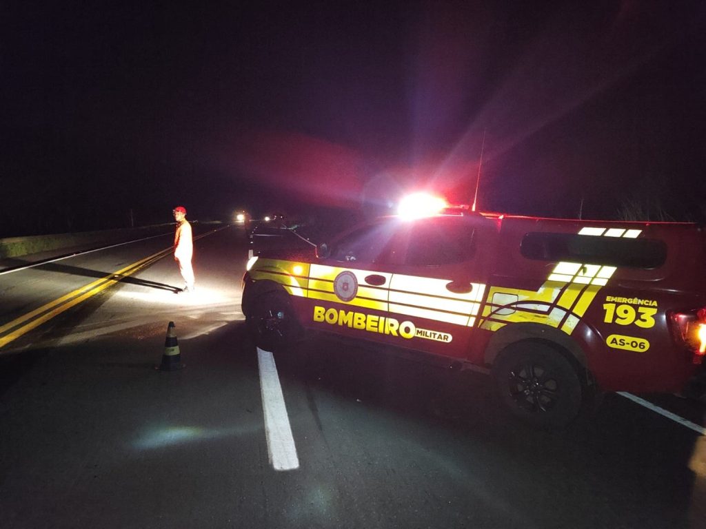 Homem morre após ser atropelado na BR-153
