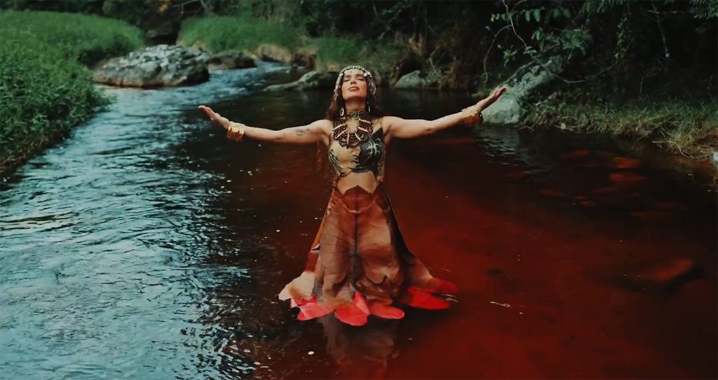 Anitta divulga tracklist (sem surpresas) do álbum ‘Equilibrium’, mas mantém o nome da oitava faixa em segredo