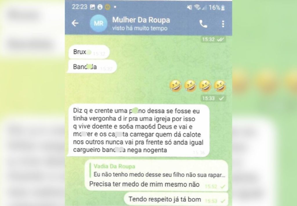 Mulher é condenada após enviar ofensas racistas em aplicativo de conversa