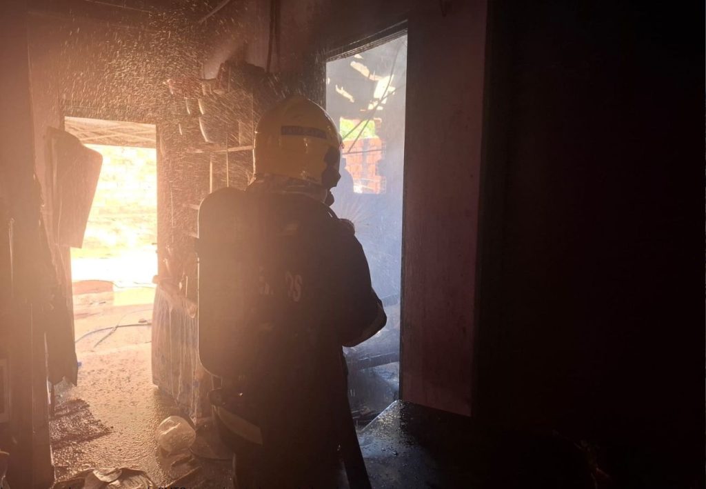 Cadeirante morre carbonizada durante incêndio dentro de casa no interior do Tocantins, dizem bombeiros