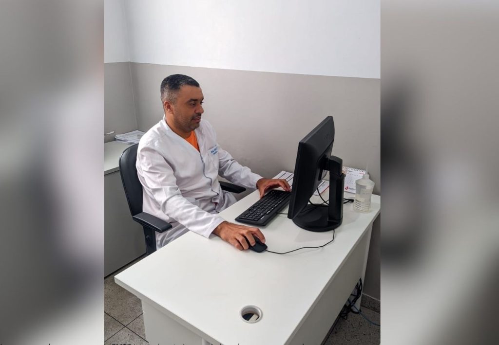 Ex-detento que cursa medicina aguarda por transferência de universidade federal há oito meses