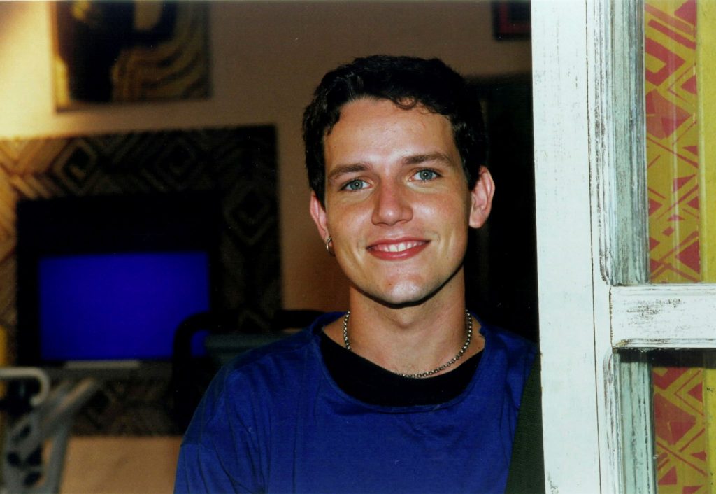 Ator Edward Boggiss morre aos 49 anos; velório acontece no Rio